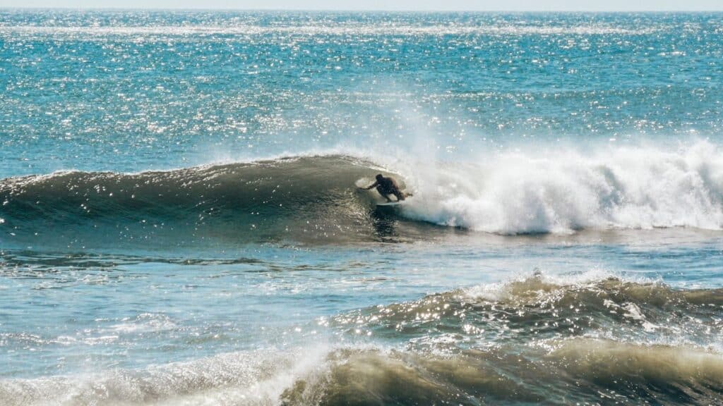 Nicaragua surfing the wave